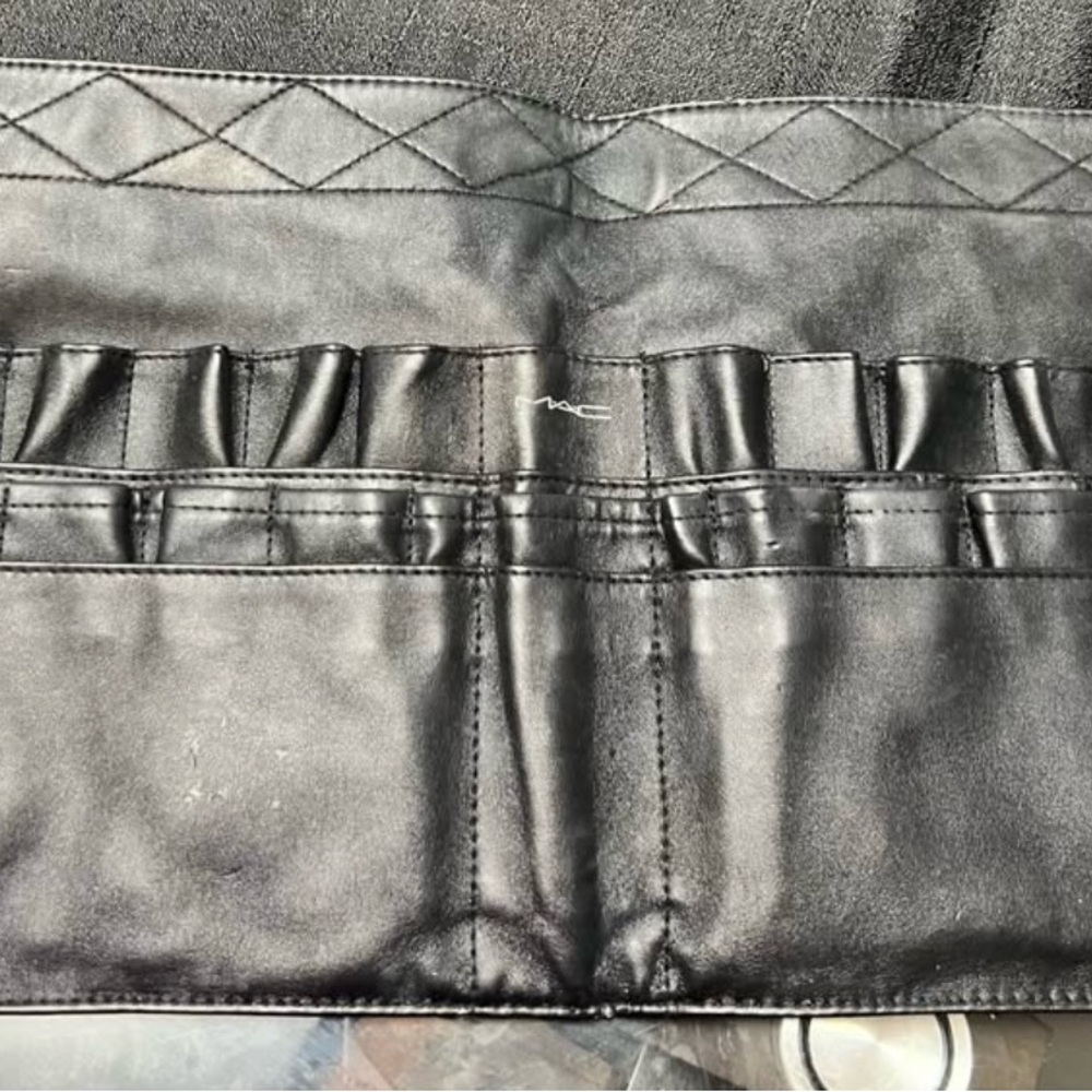 MAC Cosmetics Black Brush Holder
